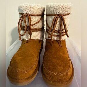 Koolaburra Tan and Cream Winter Boots